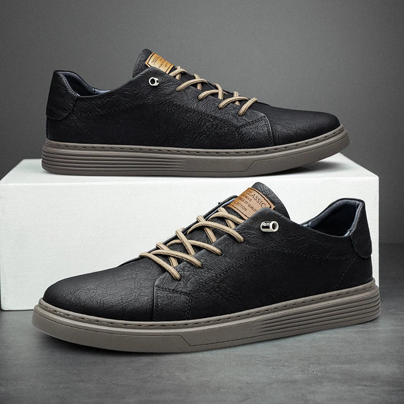 Baskets homme à lacets minimalistes, coloris Noir