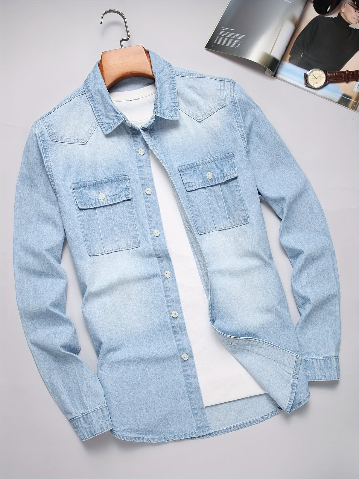 Chemise homme boutonnée à poches, coloris Bleu Clair Délavé, vue principale