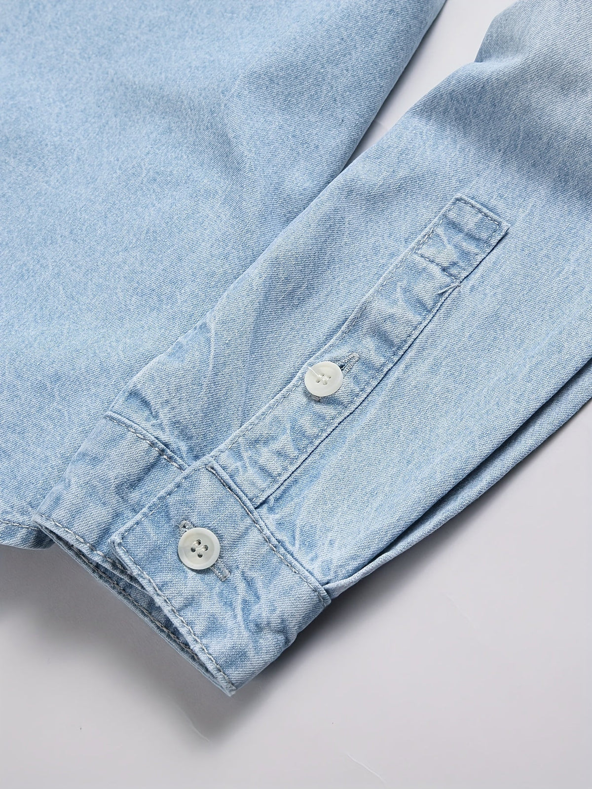 Chemise homme boutonnée à poches, coloris Bleu Clair Délavé, vue 4