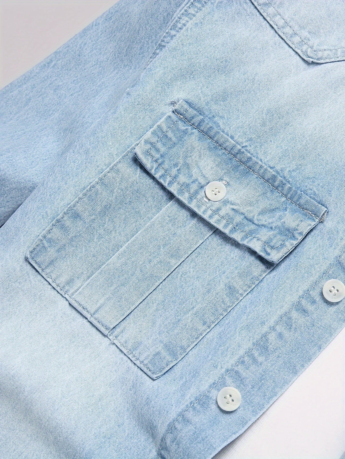 Chemise homme boutonnée à poches, coloris Bleu Clair Délavé, vue 3