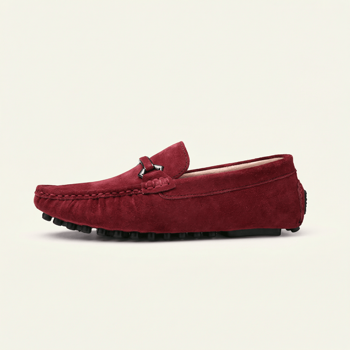 Mocassin à Picots en Daim avec Ornement Métallique, coloris Bordeaux
