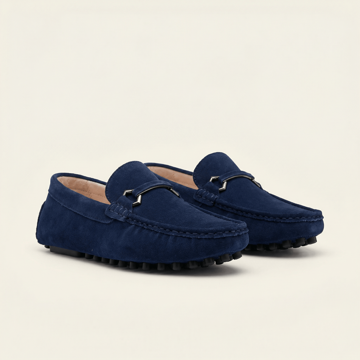 Mocassin à Picots en Daim avec Ornement Métallique, vue 2