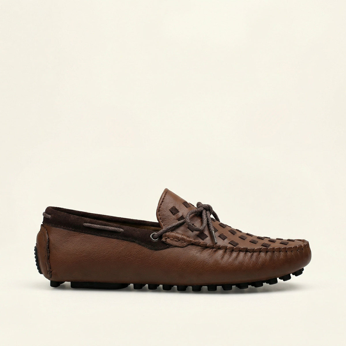 Mocassin à Picots Tressé en Cuir avec Lacets Décoratifs, coloris Marron