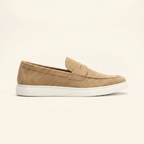 Mocassin Homme Penny Loafer en Daim à Semelle Contrastée, coloris Beige