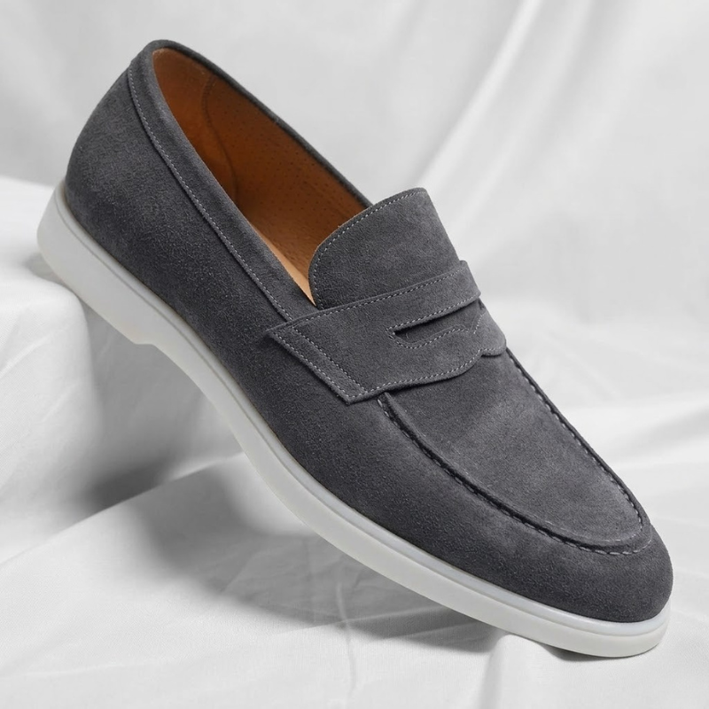Mocassin penny homme coloris gris avec semelle blanche