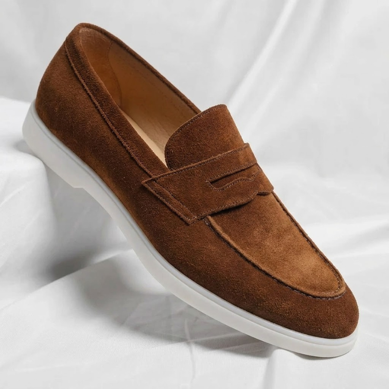 Mocassin penny homme coloris marron avec semelle blanche